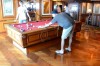 Billiard spielen bei auf einem Kreuzfahrtschiff bei Sturm