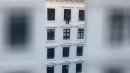 Fenster putzen im fünften Stock