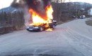 Feuerwehr vs. brennendes Auto
