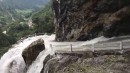 Gefährliche Straße in Nepal