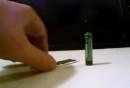 Kaugummipapier + Batterie = Feuerzeug