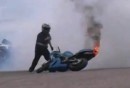 Motorrad brennt