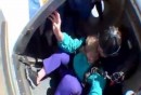 Oma beim Fallschirmspringen! OMFG!