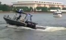 Polizeiboot begeht Fahrerflucht