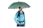 Regenschirm mit Tragegestell