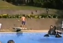 Rückwärtssalto am Pool