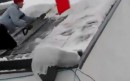 Schnee von Dach entfernen