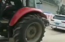 Traktor vs PKW