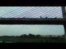 Weltrekord mit 245 Seilspringern von einer Brücke