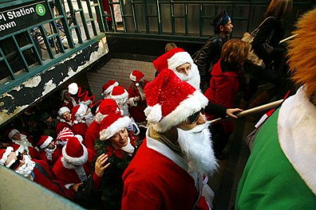 Aufmarsch der Weihanchtsmänner