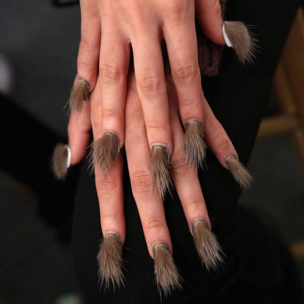 Behaarte Fingernägel? NEIN DANKE!