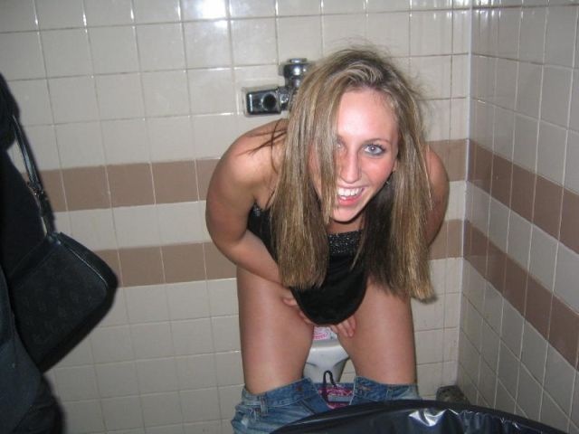 Beim Pinkeln erwischt