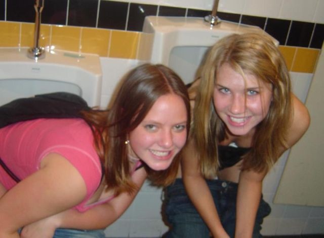 Beim Pinkeln erwischt