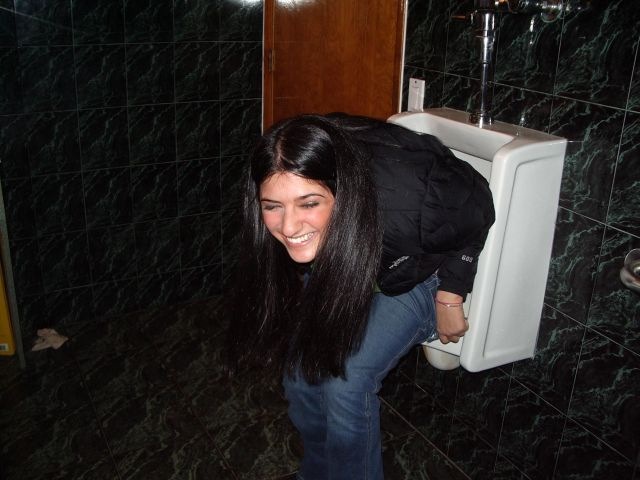 Beim Pinkeln erwischt