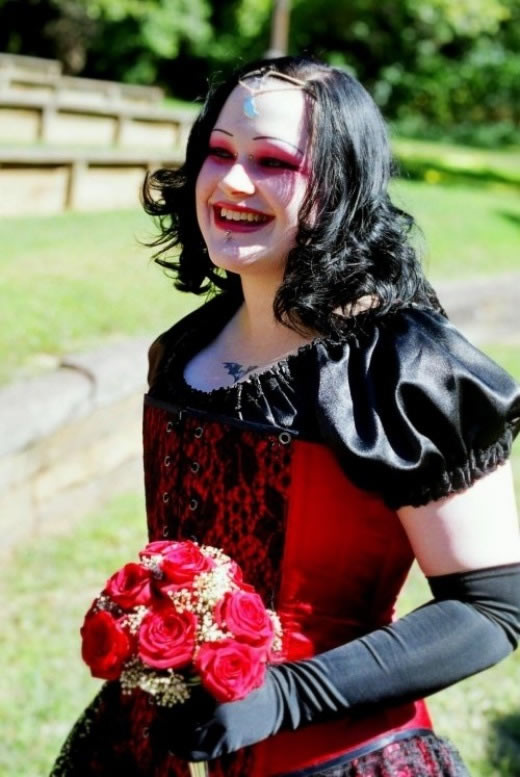 Komische Hochzeitskleider