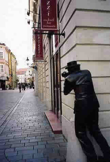 komische Statuen