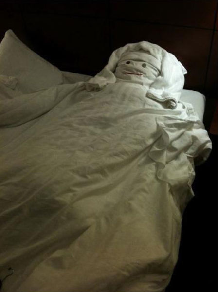 Spass im Hotelzimmer