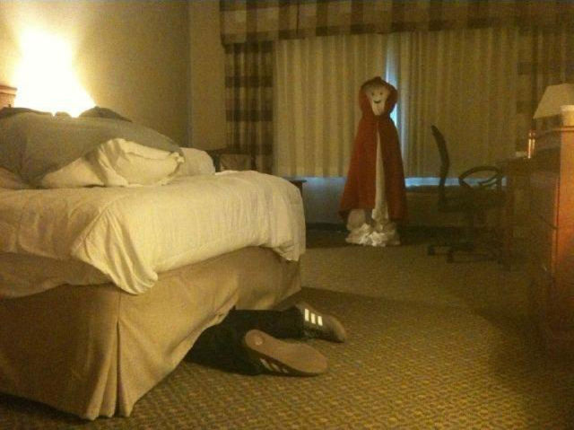 Spass im Hotelzimmer