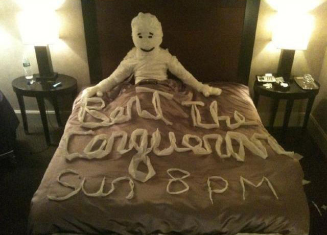 Spass im Hotelzimmer