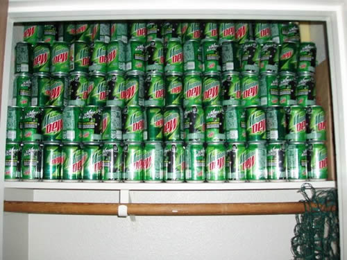 Weihnachtsbaum aus Dosen