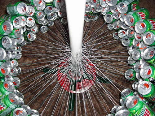 Weihnachtsbaum aus Dosen