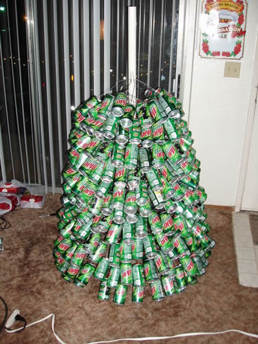 Weihnachtsbaum aus Dosen