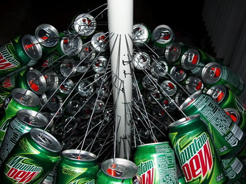 Weihnachtsbaum aus Dosen