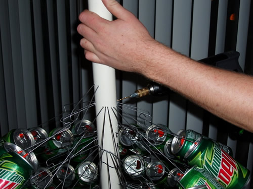 Weihnachtsbaum aus Dosen