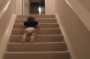 Baby vs. Treppe