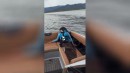 Waterboarding auf dem Boot